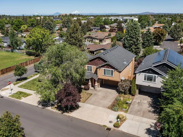 2874 NE Jackdaw Dr, Bend, OR 97701