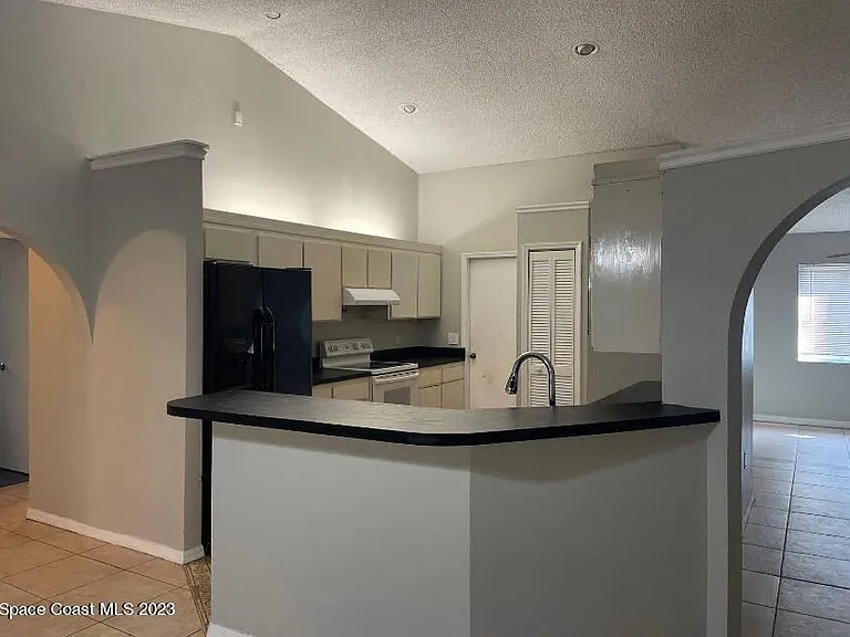 4030 Sheridan Ave — Photo 3
