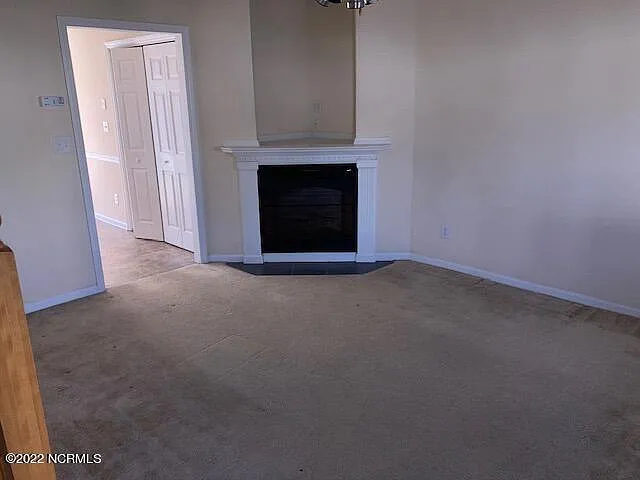 2 bed, 1.5 bath, 1043 sqft, $900 — Photo 2