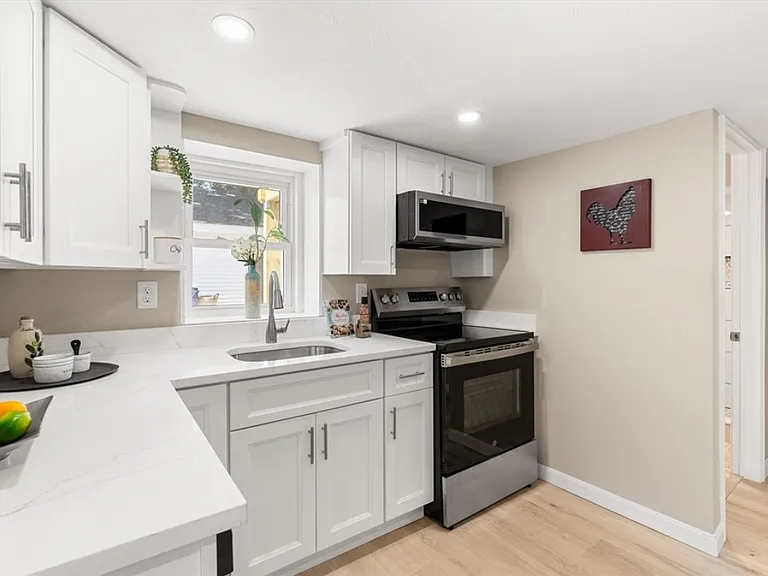 47 Roosevelt St #1 — Photo 6