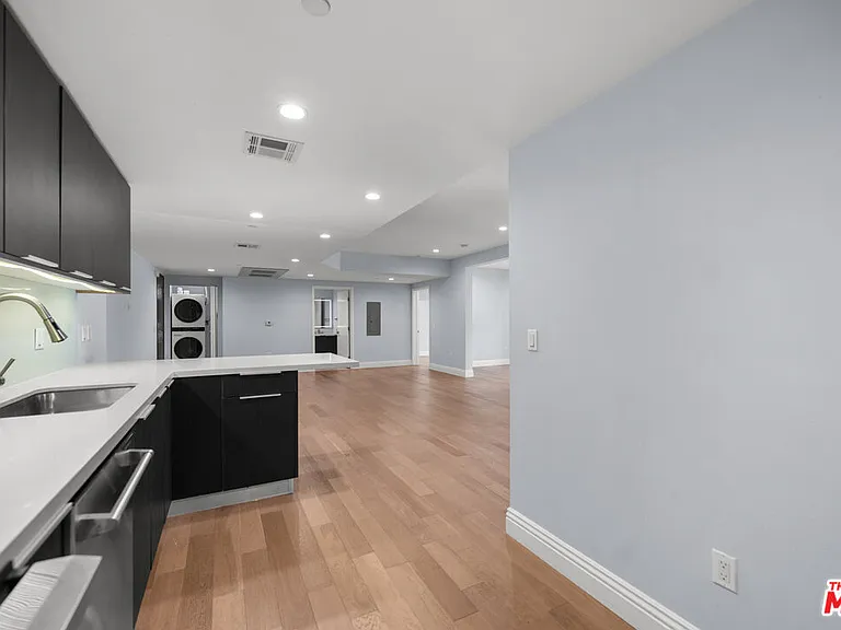 2939 W Leeward Ave #407 — Photo 10