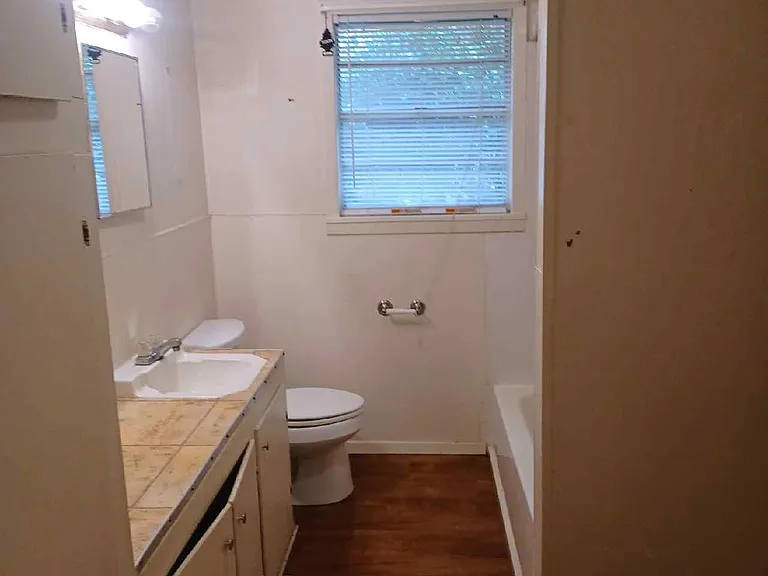 227 Houston St — Photo 6