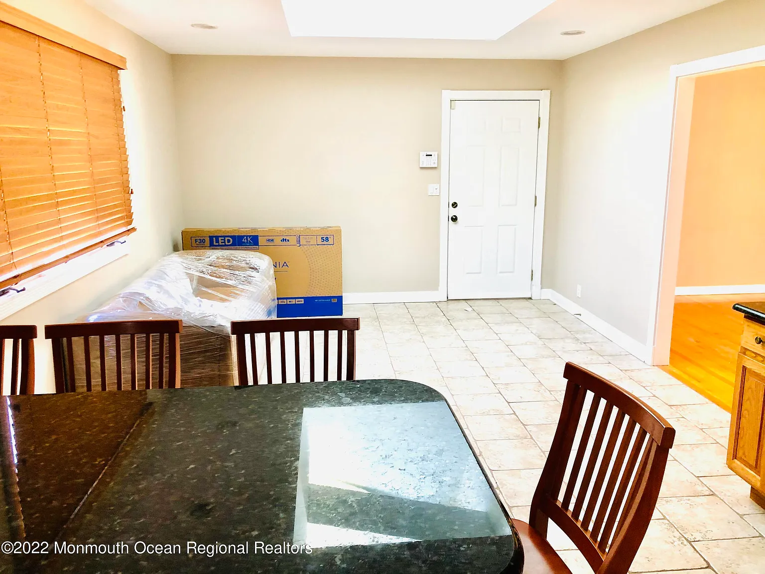 3 bed, 1974 sqft, $2,600 — Photo 2