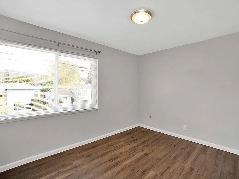 745 Liberty St — Photo 16