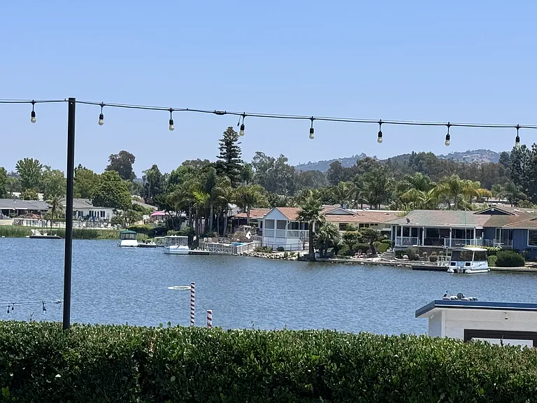 914 La Fiesta Way — Photo 38