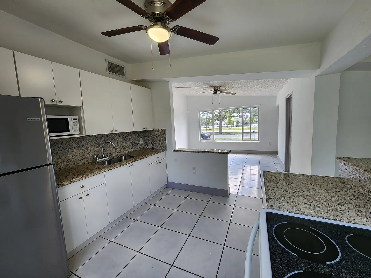 3 bed, 1800 sqft, $2,750 — Photo 3