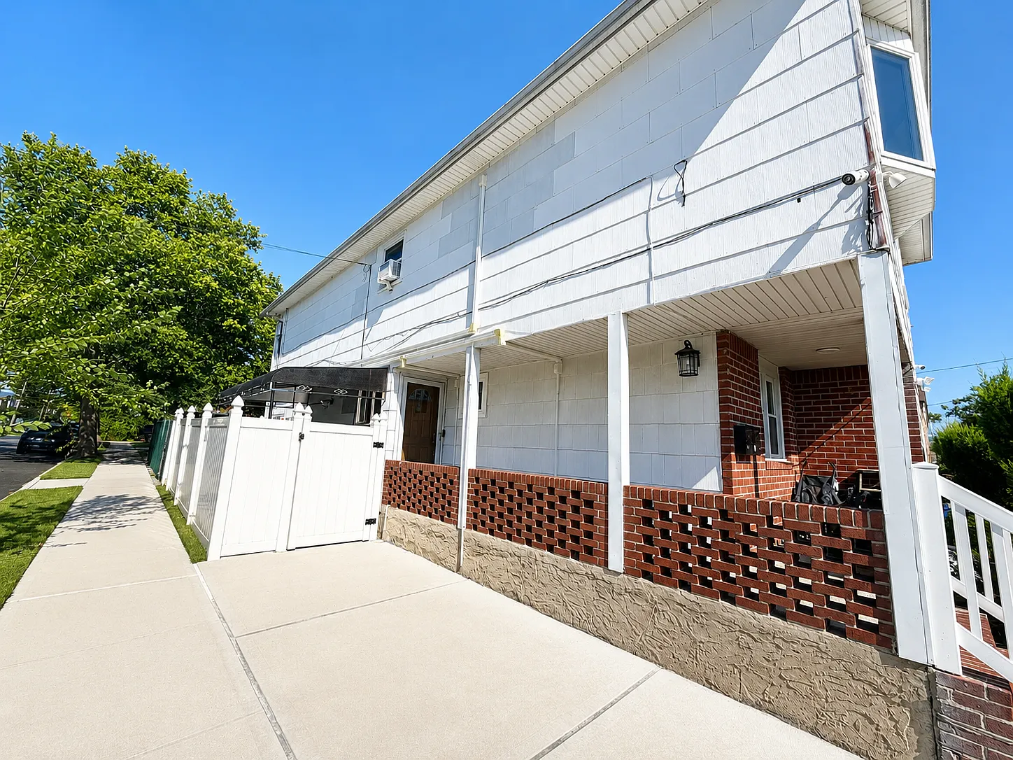 2 bed, $2,400 — Photo 1