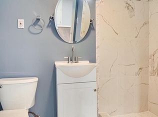 2901 Farmington Dr, Alexandria, VA 22303