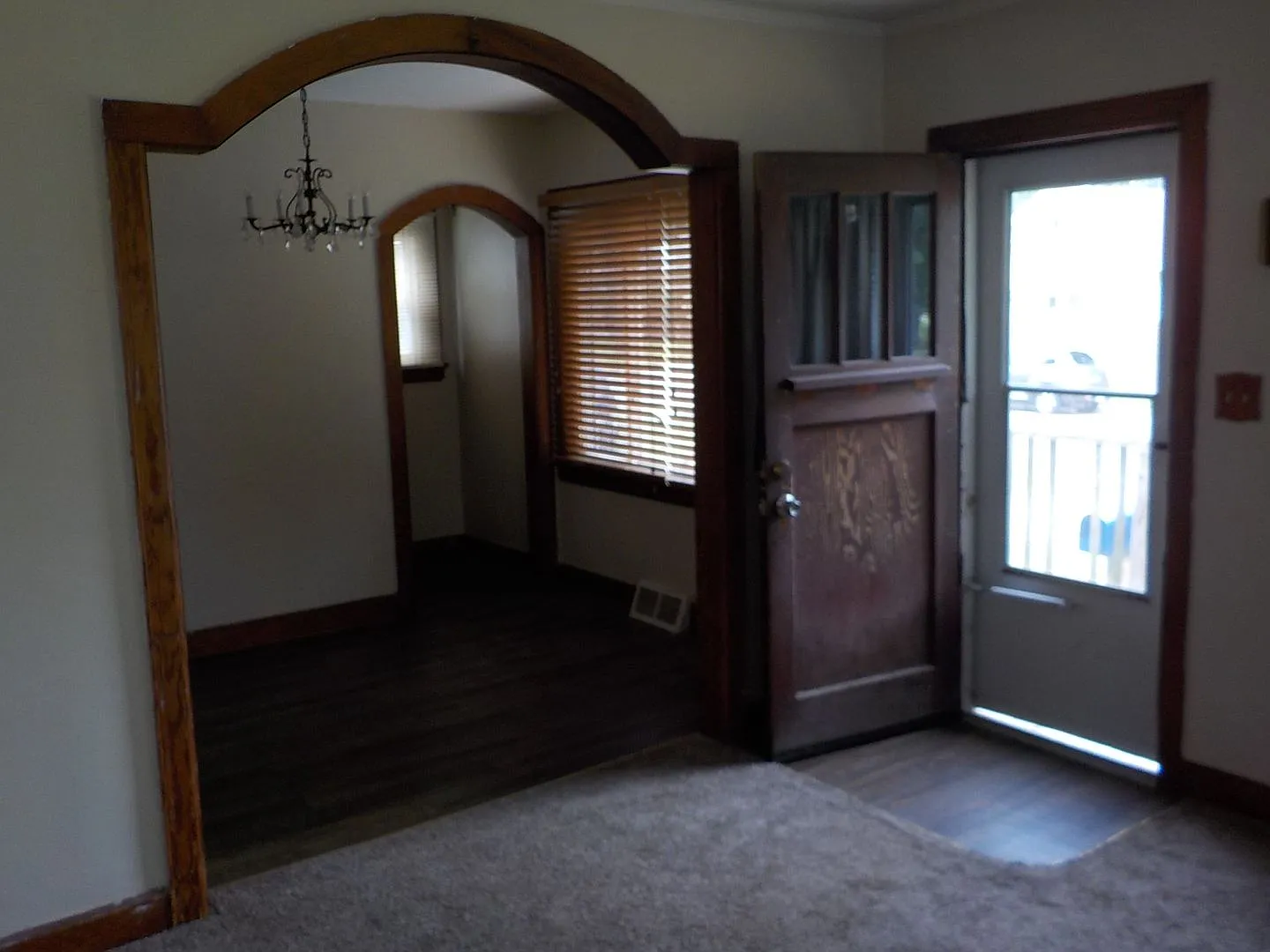 815 W 7th Street — Photo 3
