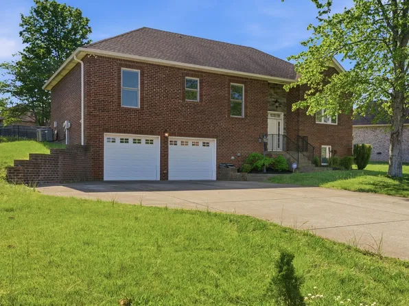 2010 Rebekah Dr, Greenbrier, TN 37073