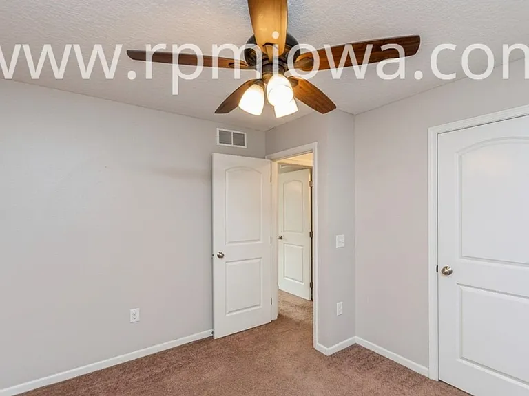5016 NE Innsbruck Dr — Photo 7