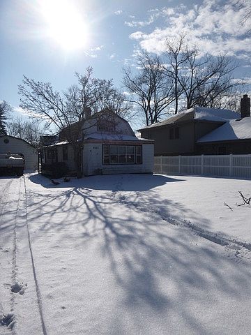 1st image of 4833 W 142nd St