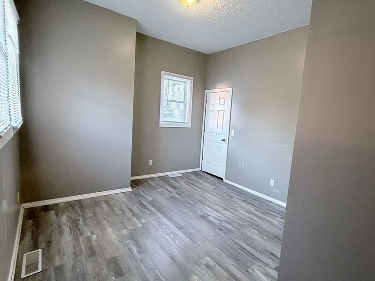 1031 Hartford St — Photo 31