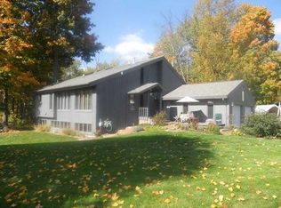 9214 Riverside Dr, Grand Ledge, MI 48837