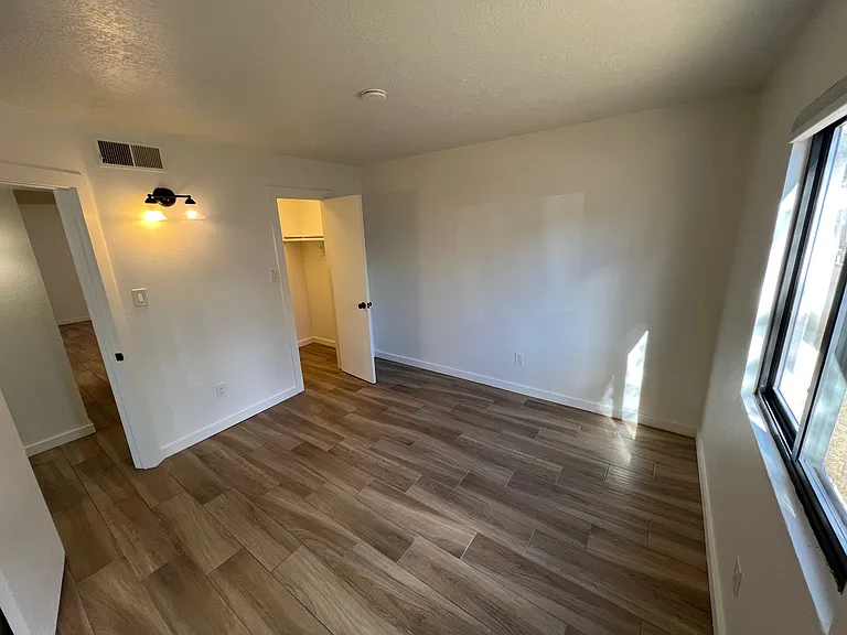 1300 Rufina Ln — Photo 12