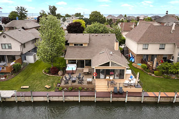 41641 Belvidere St — Photo 103