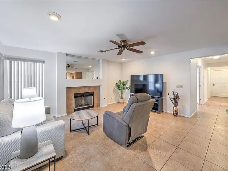271 Sunshine Springs Ct — Photo 14