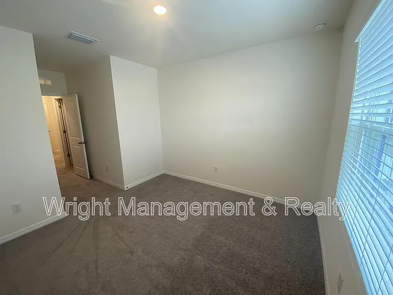 2906 Suncoast Plains Dr — Photo 20