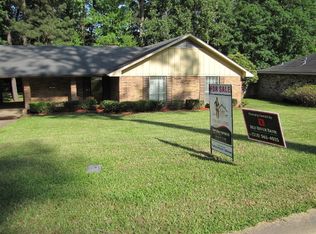 305 Hiawatha Trl, Pineville, LA 71360