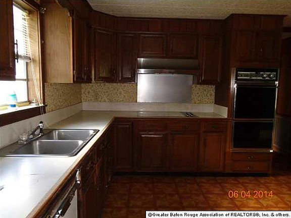 4th image of 32815 Adams Dr