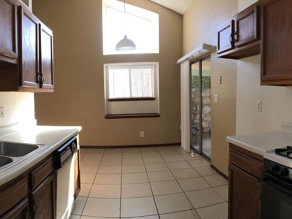 1st image of 1661 Paul Todd Dr