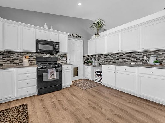 4th image of 9369 S Uinta Hills Dr