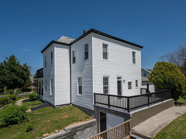 4201 E West Hwy — Photo 41