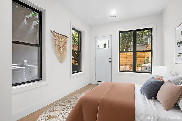 Rented by Compass | media 13