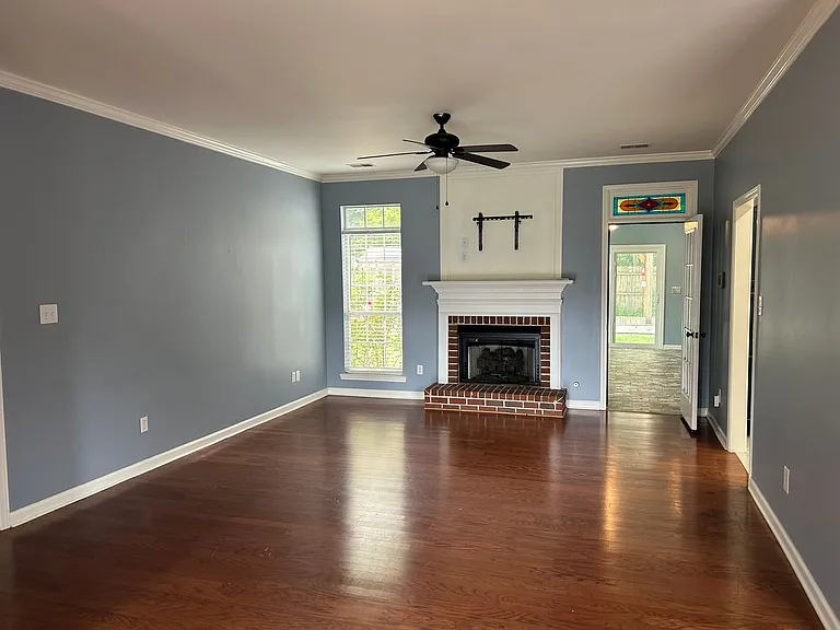 236 Chadwick Ln — Photo 5