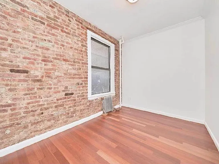 500 E 11th St #1 — Photo 8