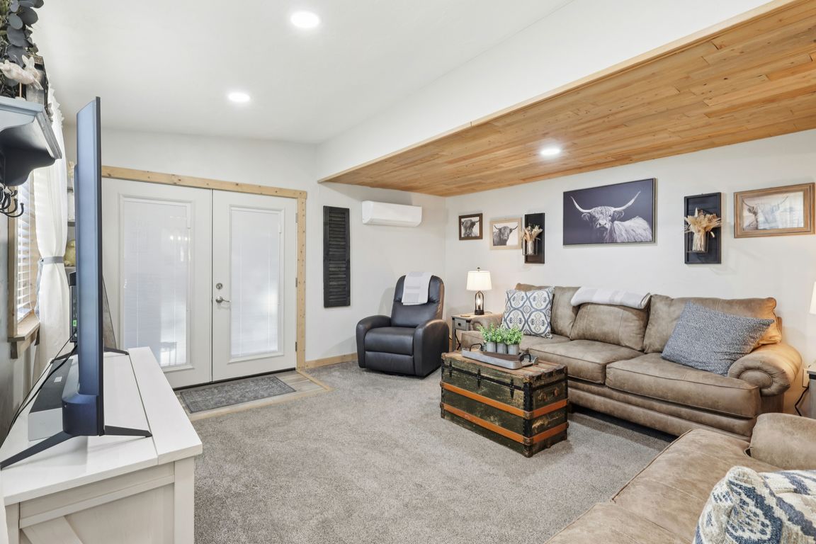 next background image