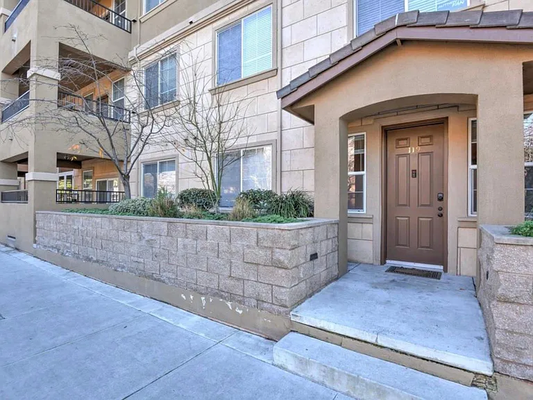 88 N Jackson Ave #119 — Photo 8