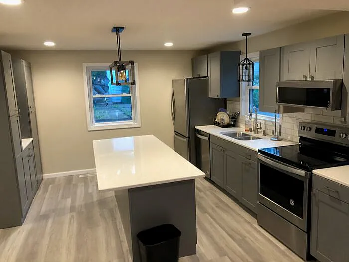 4 Bedroom Single Family Home — Photo 4