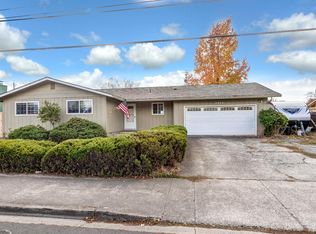 2238 Delta Waters Rd, Medford, OR 97504