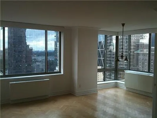 Rented by Metropolitan Res. Partners | media 11