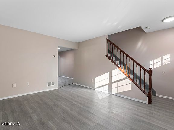 5th image of 593 Garfield Avenue #27