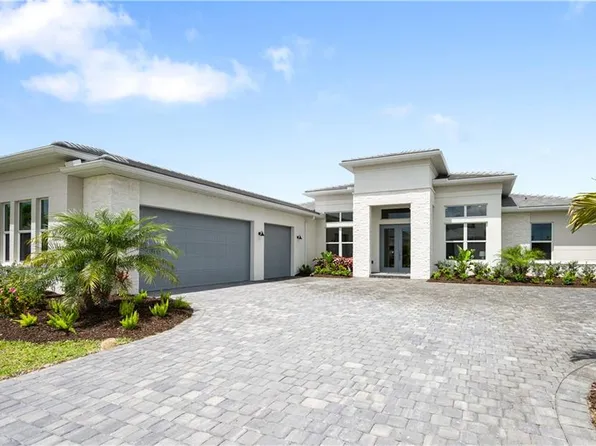 8766 Driftwood DR, NAPLES, FL 34114