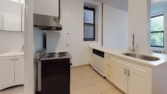 Rented by Bond New York | media 7