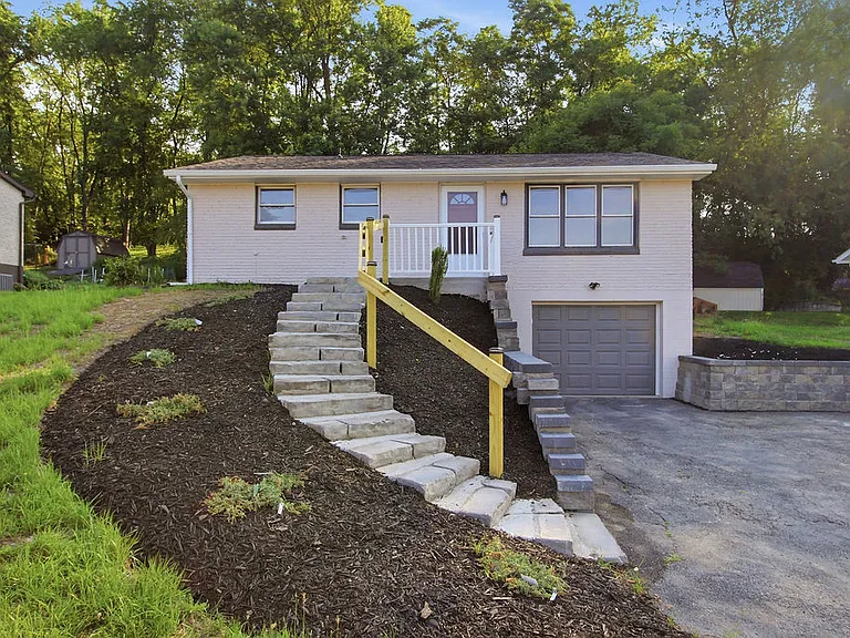 29 Janyce Dr — Photo 1