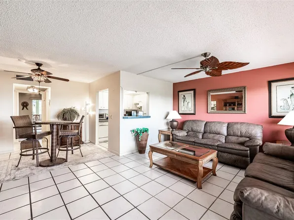 437 Southampton B #437, West Palm Beach, FL 33417