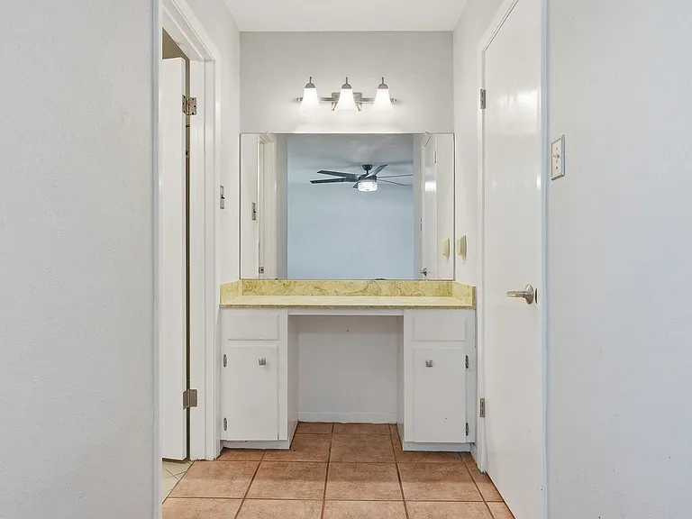 4049 Rooney Dr — Photo 22