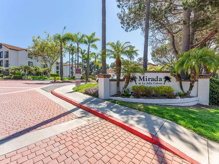 Mirada at La Jolla Colony Apartments — Photo 27