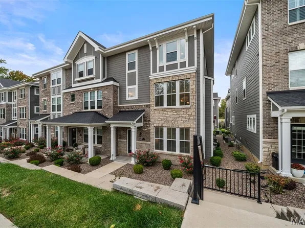 11247 Talamore Cir, Saint Louis, MO 63131