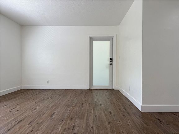 2nd image of 1857 Jefferson St #205