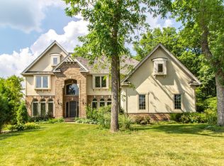 1212 Ashbury Ln, Libertyville, IL