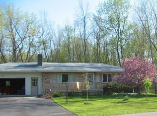 985 Crittenden Rd, Rochester, NY 14623