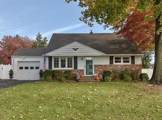 15 Dubel Rd, Wayne, NJ 07470