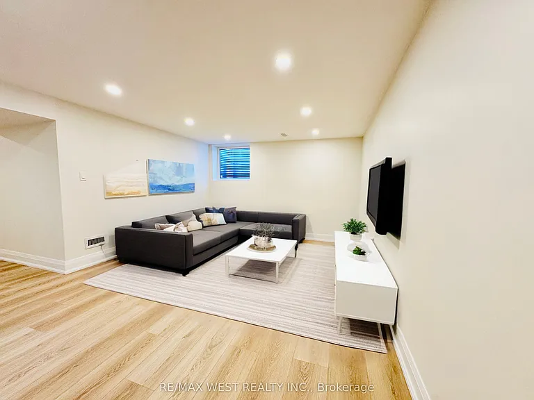 2 Wichey Rd #BASEMENT — Photo 5