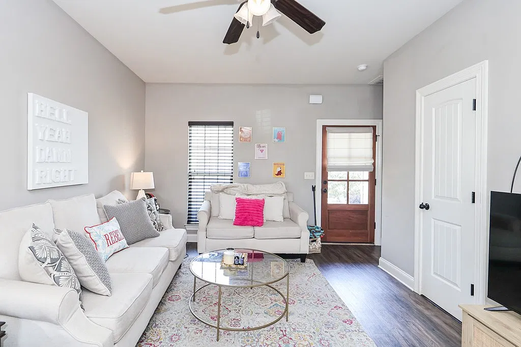 4 bed, 4.5 bath, 1885 sqft, $3,000 — Photo 3