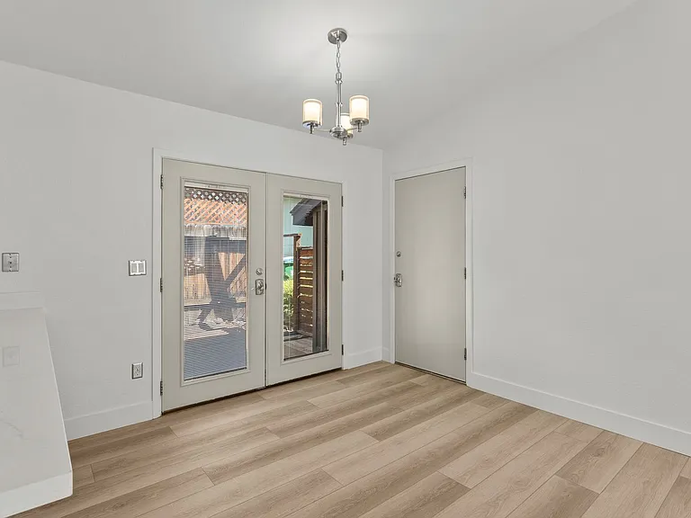 145 Summerset Dr — Photo 9